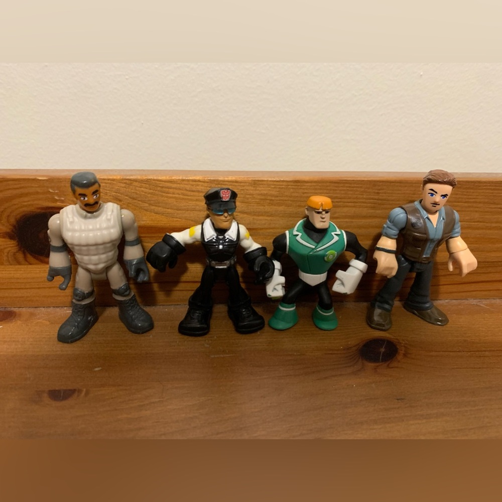 Lot of 4 Imaginext Figures